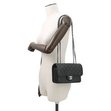 将图像加载到图库查看器中，CHANEL Matelasse Chain Shoulder Bag, 4-pocket accordion style Black Lambskin
