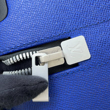 将图像加载到图库查看器中，LOUIS VUITTON Horizon BlueM20183 Taiga Leather Size 55
