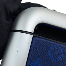 将图像加载到图库查看器中，LOUIS VUITTON Horizon BlueM20183 Taiga Leather Size 55
