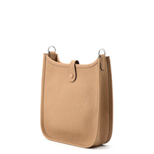 Load image into Gallery viewer, HERMES Evelyne Long Chai Taurillon Lecmans Size TPM
