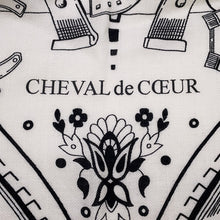 将图像加载到图库查看器中，HERMES Giant Square 140《 Cheval de Coeur Bandana 》 Size 140 White/Black Cashmere70% Silk30%
