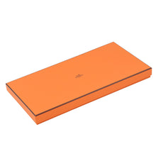 将图像加载到图库查看器中，HERMES Giant Square 140《 Cheval de Coeur Bandana 》 Size 140 White/Black Cashmere70% Silk30%
