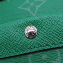 将图像加载到图库查看器中，LOUIS VUITTON Alpha Messenger CatusGreenM31014 Monogram Taigarama
