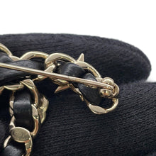 将图像加载到图库查看器中，CHANEL CC Logo Brooch BlackAB4726 Leather
