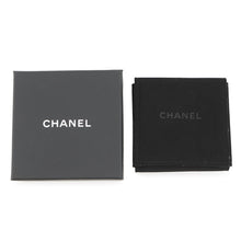 将图像加载到图库查看器中，CHANEL CC Logo Brooch BlackAB4726 Leather
