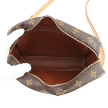 将图像加载到图库查看器中，LOUIS VUITTON Trocadero BrownM51274 Monogram Size 27

