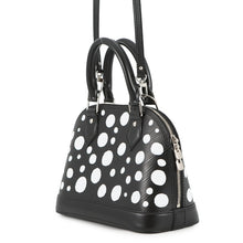 将图像加载到图库查看器中，LOUIS VUITTON LVxYK Alma BB Yayoi Kusama Collaboration NoirM21699 Epi Leather Infinity Dot Size BB
