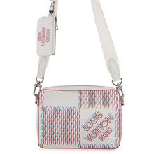 将图像加载到图库查看器中，LOUIS VUITTON Trio Messenger WhiteM20665 Damier Giant Spray
