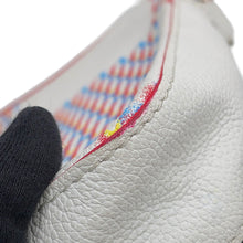 将图像加载到图库查看器中，LOUIS VUITTON Trio Messenger WhiteM20665 Damier Giant Spray
