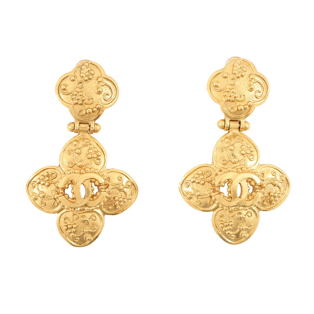 CHANEL CC Logo Flower Motif Earrings Gold Metal