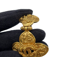 将图像加载到图库查看器中，CHANEL CC Logo Flower Motif Earrings Gold Metal
