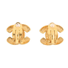 将图像加载到图库查看器中，CHANEL Matelasse CC Logo Earring Gold Metal
