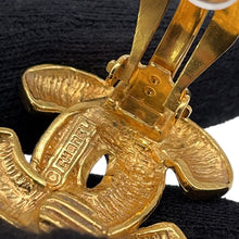 将图像加载到图库查看器中，CHANEL Matelasse CC Logo Earring Gold Metal
