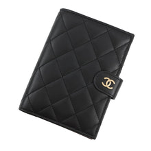 将图像加载到图库查看器中，CHANEL passport case BlackAP3791 Lambskin
