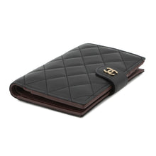 将图像加载到图库查看器中，CHANEL passport case BlackAP3791 Lambskin
