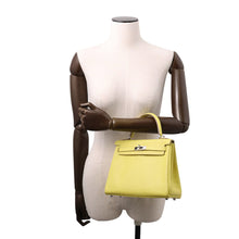 Load image into Gallery viewer, HERMES Kelly Retourne Lime Swift Leather Size 25
