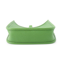 Load image into Gallery viewer, HERMES Evelyne Vert Yucca Taurillon Clemence Size TPM
