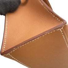 将图像加载到图库查看器中，HERMES PochetteKelly Gold Swift Leather
