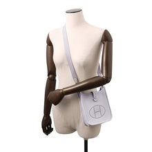 将图像加载到图库查看器中，HERMES Evelyne Short Green Pantan Taurillon Clemence Size TPM
