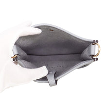 将图像加载到图库查看器中，HERMES Evelyne Short Green Pantan Taurillon Clemence Size TPM
