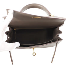 Load image into Gallery viewer, HERMES Kelly Sellier Etain Epsom Size 25
