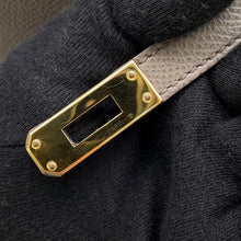 Load image into Gallery viewer, HERMES Kelly Sellier Etain Epsom Size 25
