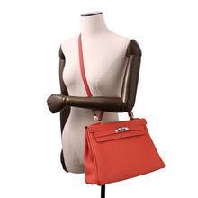 Load image into Gallery viewer, HERMES Kelly Retourne Geranium Togo Leather Size 32
