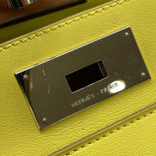 Load image into Gallery viewer, HERMES ToolBox Lime Swift Leather Size 26
