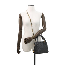 将图像加载到图库查看器中，CHANEL Matelasse 2way Handbag Black Caviar Leather
