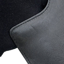 Load image into Gallery viewer, CELINE Busas 16 Seize Shoulder Bag Black188013 Leather Size Small
