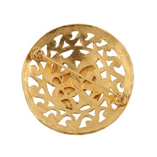 将图像加载到图库查看器中，CHANEL CC Logo Brooch Gold Gold Plated

