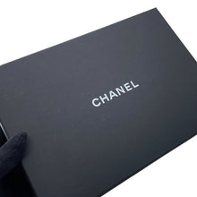 将图像加载到图库查看器中，CHANEL Half Moon ChainShoulder Bag Black Velour
