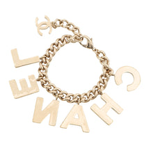 将图像加载到图库查看器中，CHANEL Logo Bracelet Gold/BlackAB8724 Gold Plated
