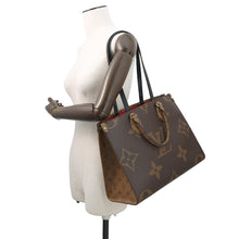 将图像加载到图库查看器中，LOUIS VUITTON Onthego RedM45321 Monogram Monogram Reverse Canvas Monogram Giant Size MM
