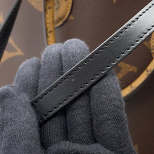 将图像加载到图库查看器中，LOUIS VUITTON Onthego RedM45321 Monogram Monogram Reverse Canvas Monogram Giant Size MM
