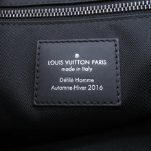 将图像加载到图库查看器中，LOUIS VUITTON Messenger Voyage NoirM40511 Monogram Eclipse Size PM
