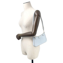 将图像加载到图库查看器中，LOUIS VUITTON Easy Pouch Light BlueM80480 Epi Leather
