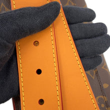 将图像加载到图库查看器中，LOUIS VUITTON SPadlock belt pouch BrownM44667 Monogram Size PM
