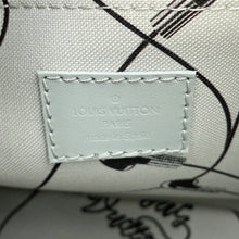 将图像加载到图库查看器中，LOUIS VUITTON Nile Light Gray/MulticolorM13897 Monogram・Iridescent
