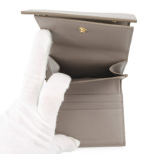 将图像加载到图库查看器中，CELINE Trifold Wallet Pebble10B573 Leather
