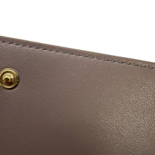 将图像加载到图库查看器中，CELINE Trifold Wallet Pebble10B573 Leather
