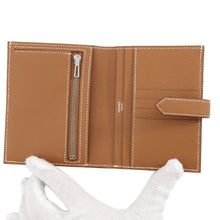 Load image into Gallery viewer, HERMES Bean compact GoldW刻印 Epsom
