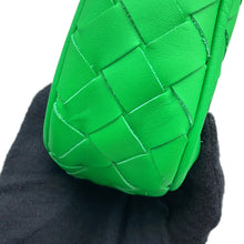 将图像加载到图库查看器中，Bottega Veneta INTRECCIATO Phone Pouch Parakeet729296 Calf Leather
