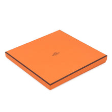 将图像加载到图库查看器中，HERMES Carre Stately Wheels Size 90 Creme/Bordeaux/Blue Silk100%
