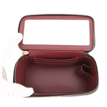 将图像加载到图库查看器中，CHANEL Matelasse Chain Vanity Bag Black Lambskin
