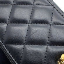 将图像加载到图库查看器中，CHANEL Matelasse Chain Vanity Bag Black Lambskin
