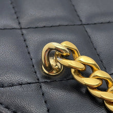 将图像加载到图库查看器中，CHANEL Matelasse Chain Vanity Bag Black Lambskin
