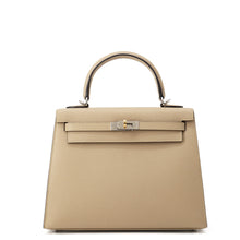 Load image into Gallery viewer, HERMES Kelly Sellier Poussiere Epsom Size 25
