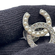 将图像加载到图库查看器中，CHANEL CC Logo Rhinestone Pearl EarringABD478 Metal Rhinestone Faux Pearl
