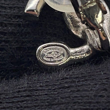 将图像加载到图库查看器中，CHANEL CC Logo Rhinestone Heart EarringsABF526 Metal Rhinestone
